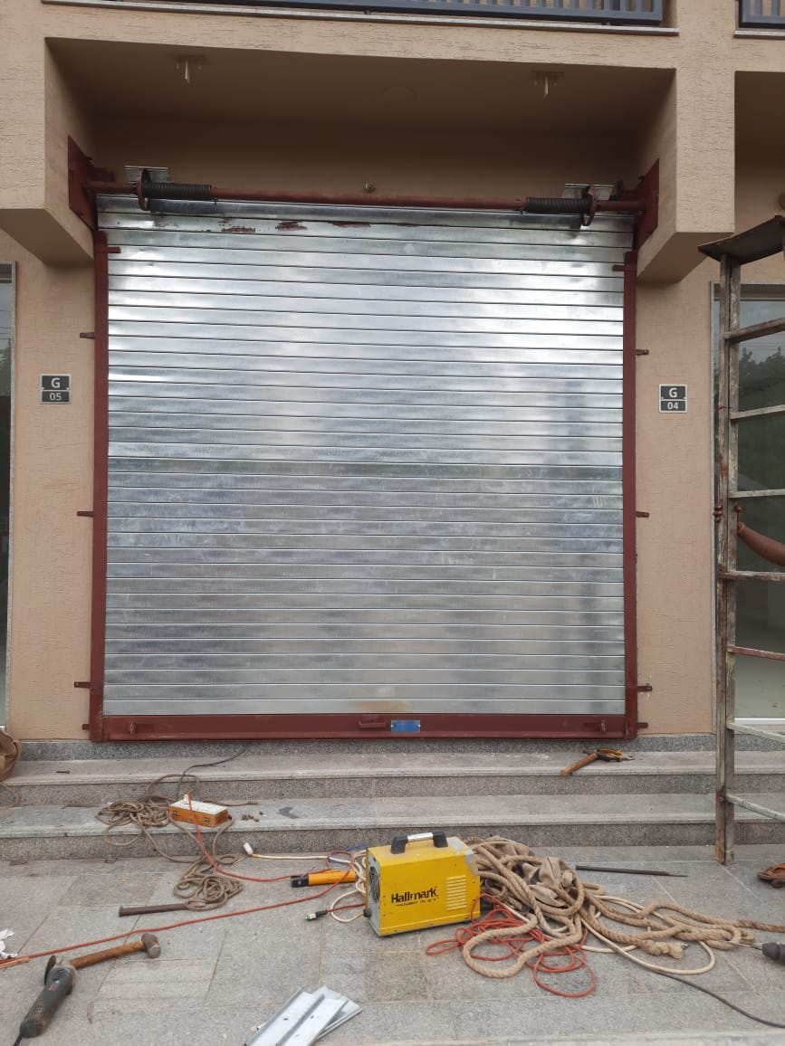 PUSH AND PULL ROLLING SHUTTERS